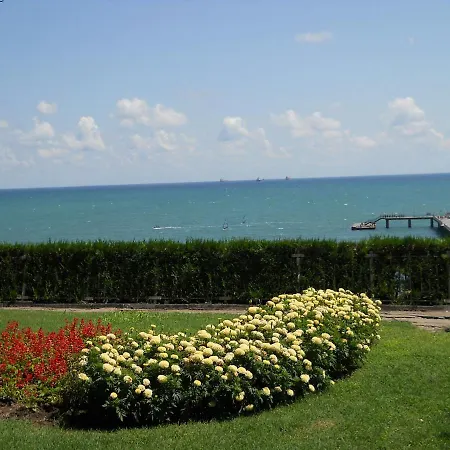 Barantiev Mansard Apartment Burgas